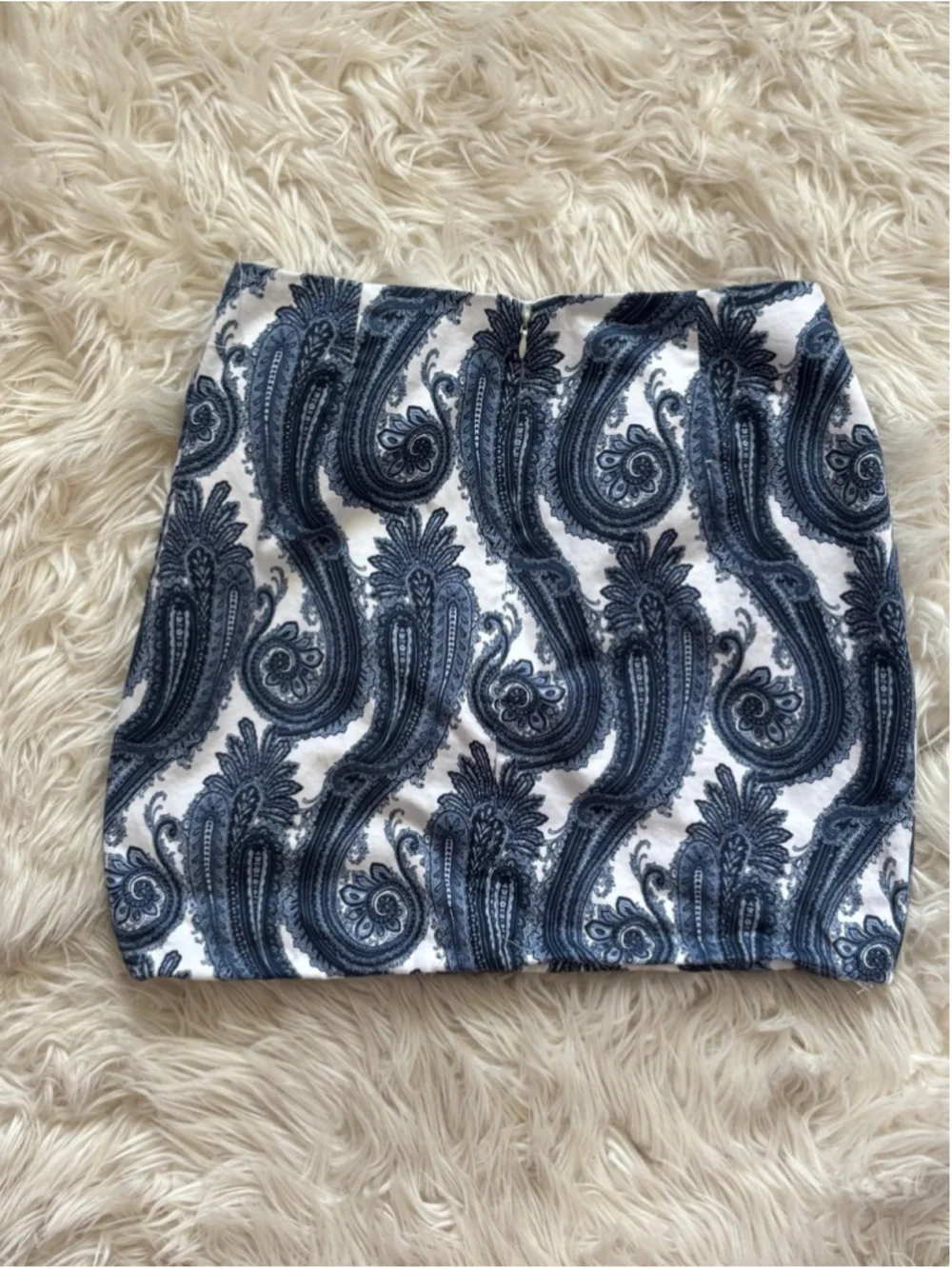 Focus 2000s 90s vintage paisley mini skirt
